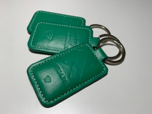 Smarte nøkkelbrikker i skinn